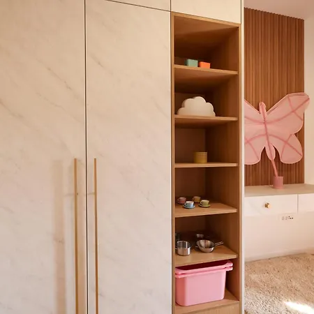 Lola's Apartment